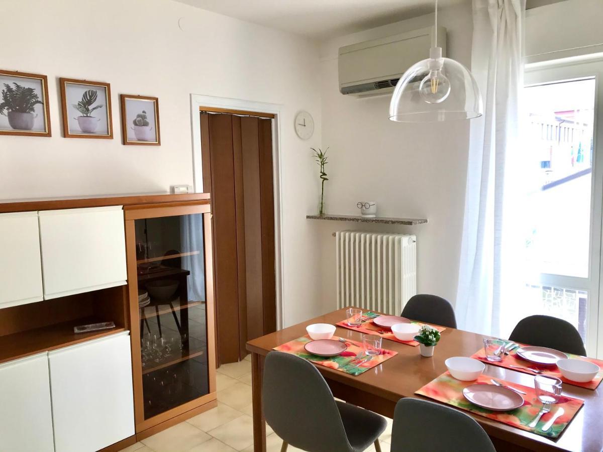 Iuli Lake Home Tra Lago E Montagna Olginate Bagian luar foto