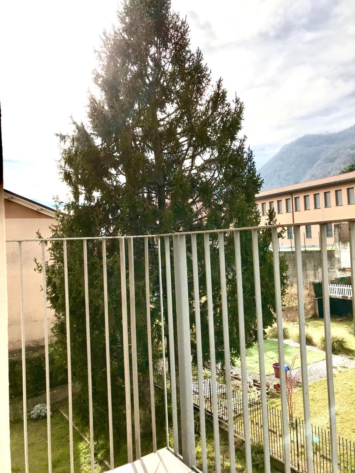 Iuli Lake Home Tra Lago E Montagna Olginate Bagian luar foto