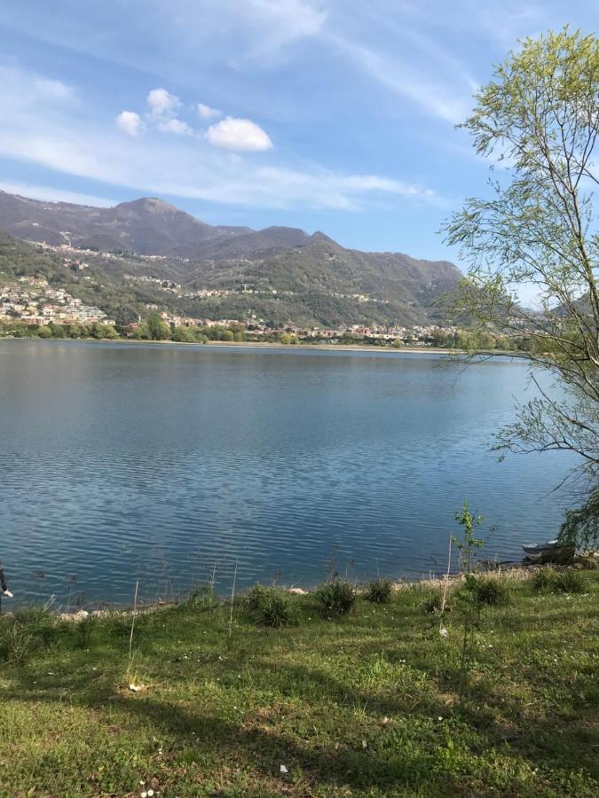 Iuli Lake Home Tra Lago E Montagna Olginate Bagian luar foto
